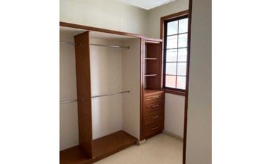 VENTA DE EDIFICIO EN SAN FRANCISCO 2 APARTAMENTOS Y 3 OFICINAS
