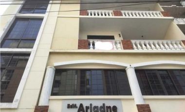 VENTA DE EDIFICIO EN SAN FRANCISCO 2 APARTAMENTOS Y 3 OFICINAS