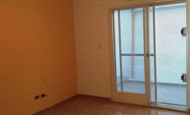 DEPARTAMENTO 2 AMB. CON PATIO , NUEVO VALOR!!!!