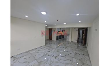 Depa De Estreno En Alquiler – 2 Dormitorios + Ascensor En Campoy