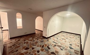 casa en arriendo en modelia. Cod A21678