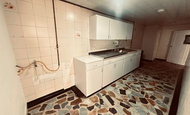 casa en arriendo en modelia. Cod A21678