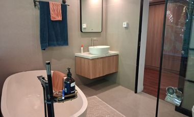 Freehold - a house with Stunning Rice Field and River View, Bali