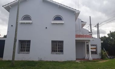 Casa en venta en Ezpeleta Este
