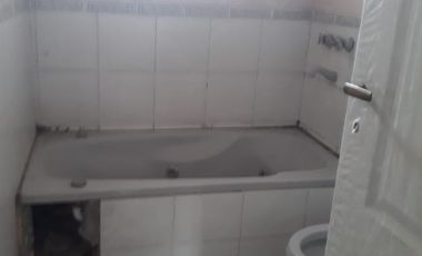 Casa en venta en Ezpeleta Este