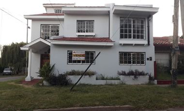 Casa en venta en Ezpeleta Este