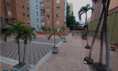 Unidad cerrada con piscina en La Castellana(MLS#243519)