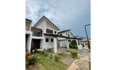 Se Alquila duplex,  Semi amoblada, Costa Verde
