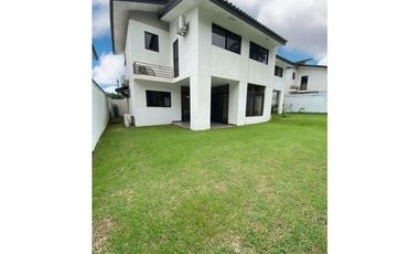 Se Alquila duplex,  Semi amoblada, Costa Verde