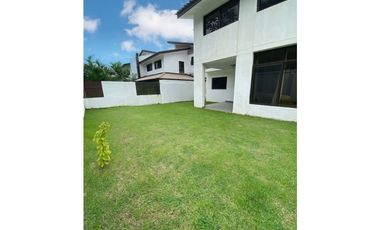 Se Alquila duplex,  Semi amoblada, Costa Verde