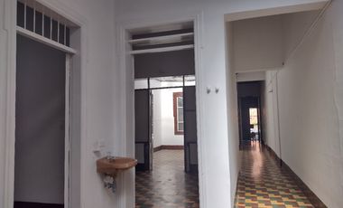 casa en arriendo en manrique central 1. Cod A215536