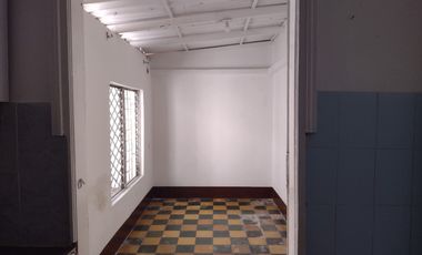 casa en arriendo en manrique central 1. Cod A215536