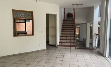 Palmira a un paso de la autopista