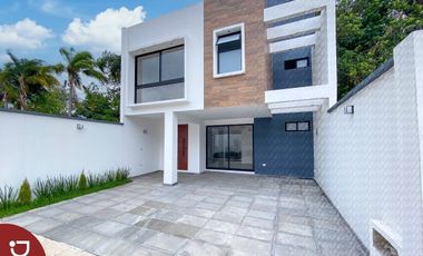 Casa en venta Coatepec; diseño moderno en privada residencial