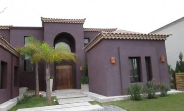 Impecable casa al Lago