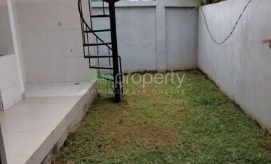 Rumah 2 Lantai Siap Huni Pinggir Jalan Babakan Madang