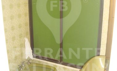 BURZACO DEPTO DE 3 AMB EN 1ER PISO. EXCELENTE UBICACION S/AV.HIPOLITO IRIGOYEN. A POCAS CDRAS ESTAC.BURZACO.LINEAS COLECTIVO X ESQUINA: CAÑUELAS, 501,