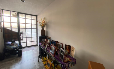 CASA EN VENTA EN ECHEGARAY