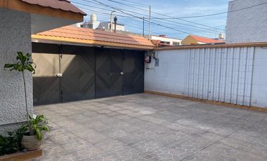 CASA EN VENTA EN ECHEGARAY