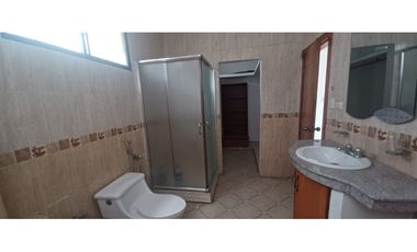 VENDO CASA EN LA GARZOTA 1