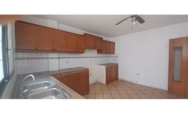 VENDO CASA EN LA GARZOTA 1