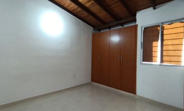 casa en arriendo en lomitas del trapiches. Cod A30271