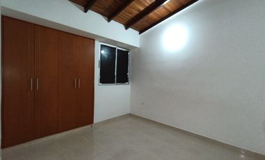 casa en arriendo en lomitas del trapiches. Cod A30271
