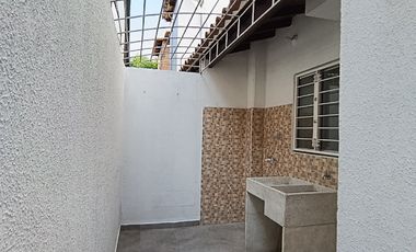 casa en arriendo en lomitas del trapiches. Cod A30271