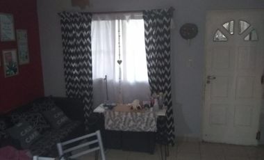 P-H EN DOS PLANTAS EN ESQUINA DE 3 AMBIENTES Y ENTRADA DE AUTO