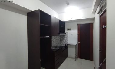 Apt. Gunawangsa Tidar A19 Semi Furnished (kitchen set + AC)