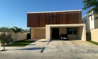 Residencia de lujo con 4Rec al Norte de la ciudad de Mérida, Yucatán