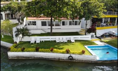 HOTEL EN VENTA A ORILLA DEL LAGO 