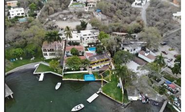 HOTEL EN VENTA A ORILLA DEL LAGO 