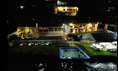 HOTEL EN VENTA A ORILLA DEL LAGO 