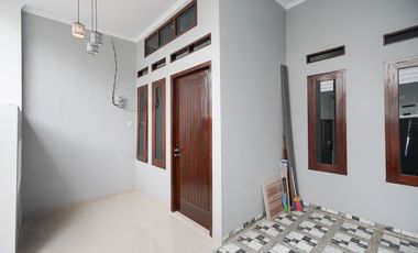 Rumah 10 Mnt ke Plaza Taman Harapan Baru Siap Huni Dibantu KPR J-37880