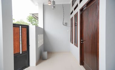 Rumah 10 Mnt ke Plaza Taman Harapan Baru Siap Huni Dibantu KPR J-37880