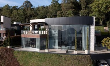 Casa en Venta en Medellín Alto de las Palmas