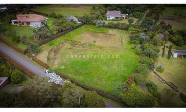 Lote en Parcelación Alto de Palmas