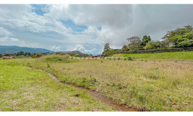 Lote en Parcelación Alto de Palmas