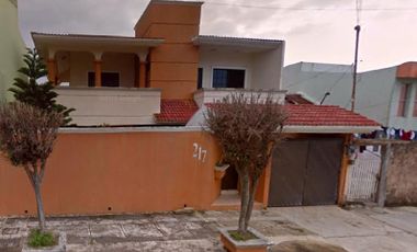 Venta de Casa con 5 habitaciones en Av. Cuauhtémoc, Col. Centro, Coatzacoalcos, Ver.