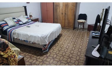 Vendo Casa Barrio Pueyrredon de 4 Dormitorios