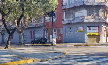 Galpón 420m2 en 1 Planta Zonif: Mixt4