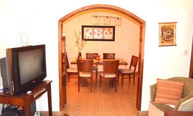VENDO Chalet 4 amb. - Garage - D BOSCO EXC ESTADO o PMUTO MAYOR VALOR