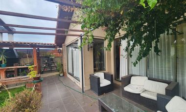 Casa en venta de 4 dorm. El Polo de Machali, buena ubicación
