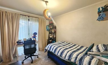 Casa en venta de 4 dorm. El Polo de Machali, buena ubicación