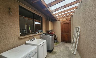 Casa en venta de 4 dorm. El Polo de Machali, buena ubicación