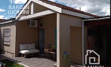 Casa en Venta de 3 ambientes Impecable en Berazategui