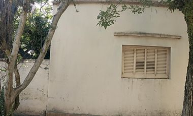 VENTA SANTA LUCIA, DTO LAVALLE. CALLE  REPUBLICA DEL LIBANO 500 CASA EN PLANTA BAJA 3 HABITACIONES GARAGE 836m2 TERRENO