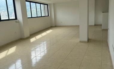 edificio en arriendo en la esmeralda. Cod A215154