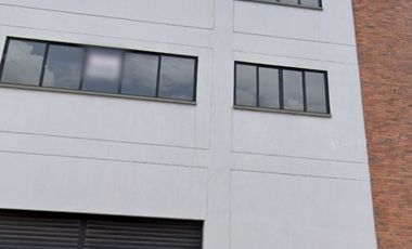 edificio en arriendo en la esmeralda. Cod A215154